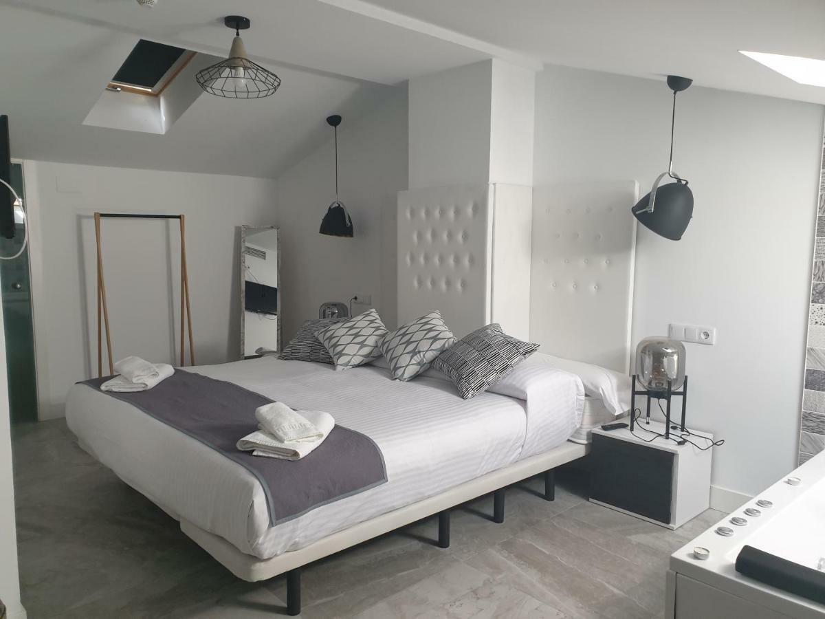 Apartamentos Hostal Cabanas Carboneras de Guadazaón Buitenkant foto