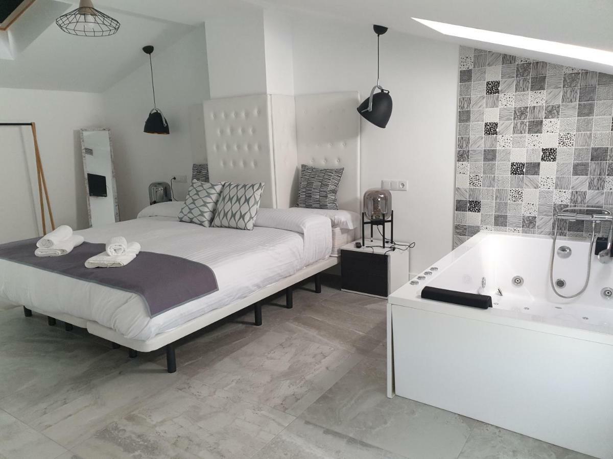 Apartamentos Hostal Cabanas Carboneras de Guadazaón Buitenkant foto