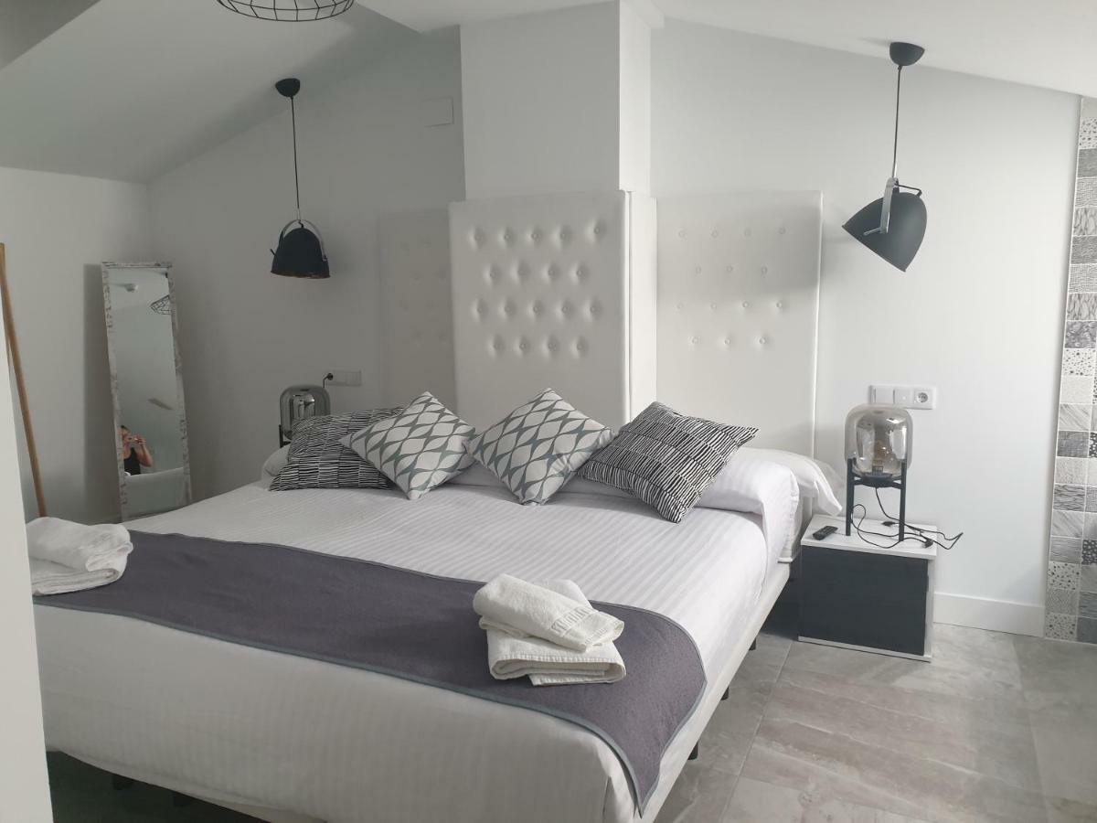 Apartamentos Hostal Cabanas Carboneras de Guadazaón Buitenkant foto